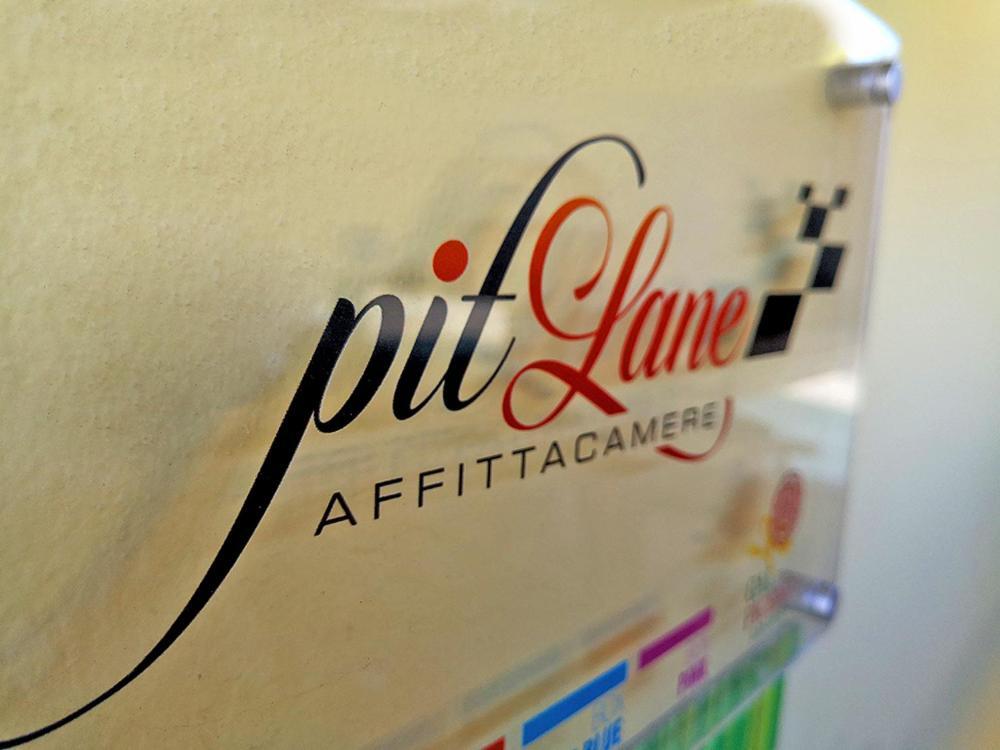 Pit Lane Affittacamere Offida Exteriér fotografie